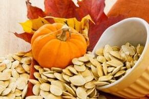 Taking peeled pumpkin seeds helps treat helminthiasis