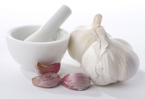 Garlic effectively cleanses the body of helminths